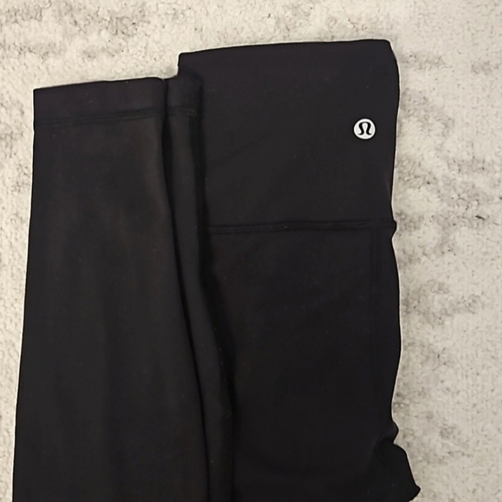 Black Lulu Leggings Size 2 in Perfect Condition